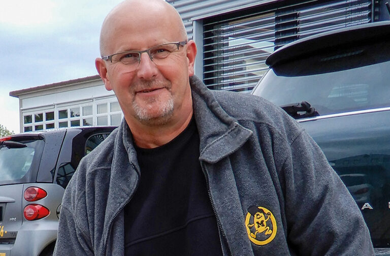 Möchten Sie Ihren regionalen Kundenberater direkt kontaktieren? 
Tippen Sie Ihre PLZ ein.