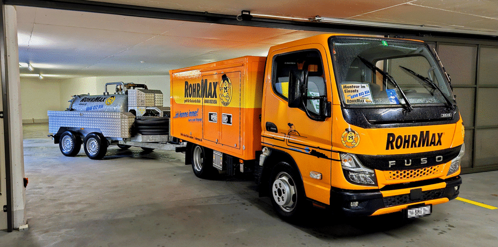 Die Reinigung beginnt direkt am Rohranschluss.
RohrMax fährt in jede Tiefgarage.

Die geringe H�...